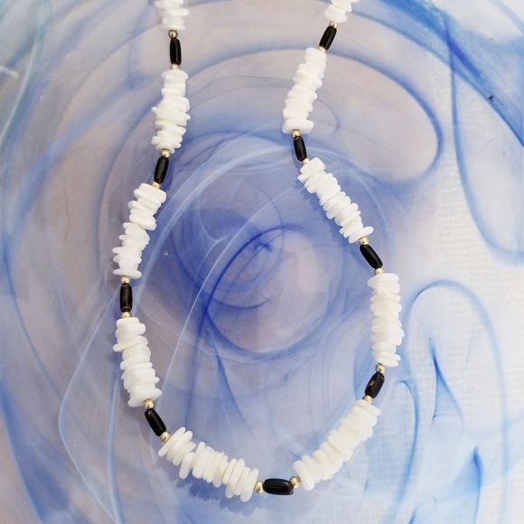 Puka Shell Choker - Picture 3 of 8